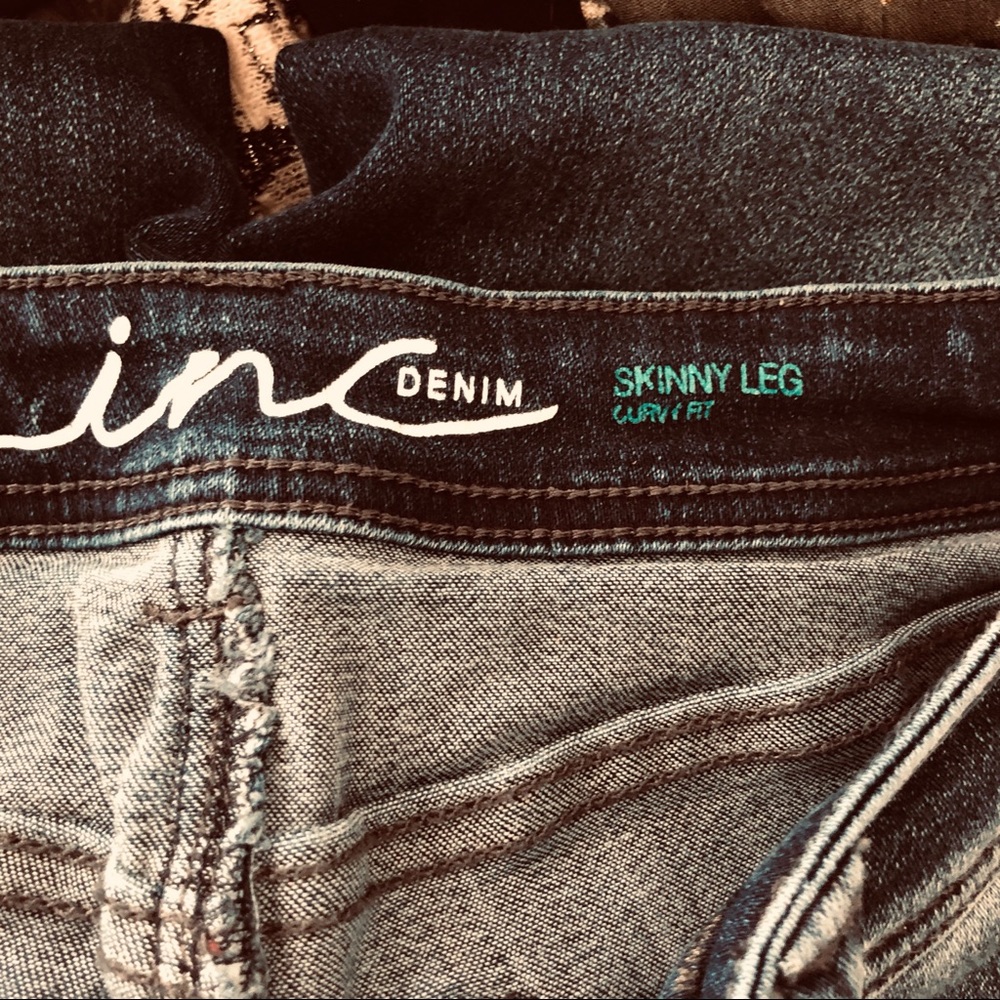 Jeans - Picture 3 of 7